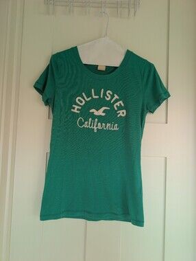 Hollister Vintage Y2K Graphic Tee